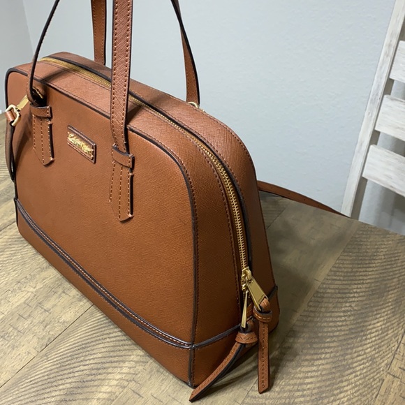 Calvin Klein Hand Bag - Picture 2 of 2